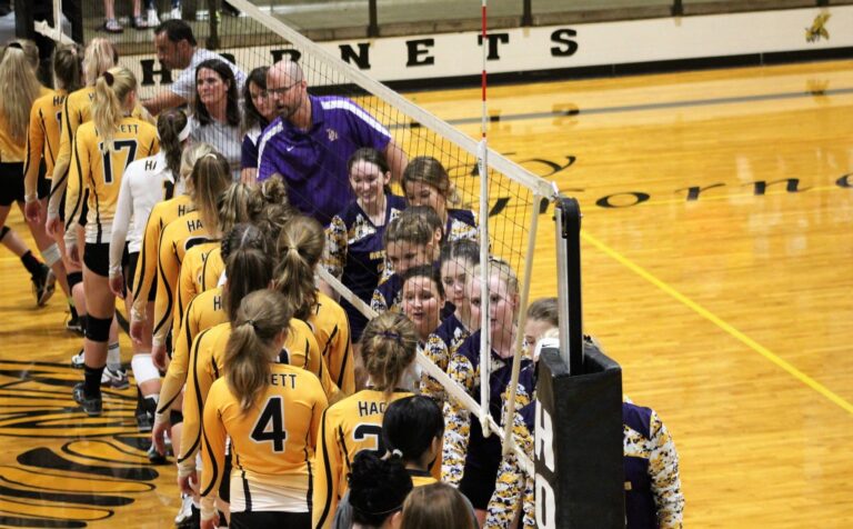 Lady Arrows Hand Hackett First Conference Loss