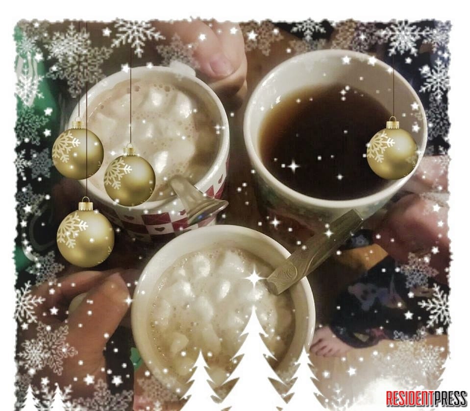 Hot Chocolate-Christmas Wassail-Crockpot Hot Chocolate-Easy Hot Chocolate-Crockpot-Holiday Drinks