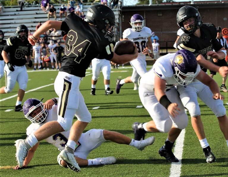 Charleston Tigers Host Booneville in Senior High Football Scrimmage