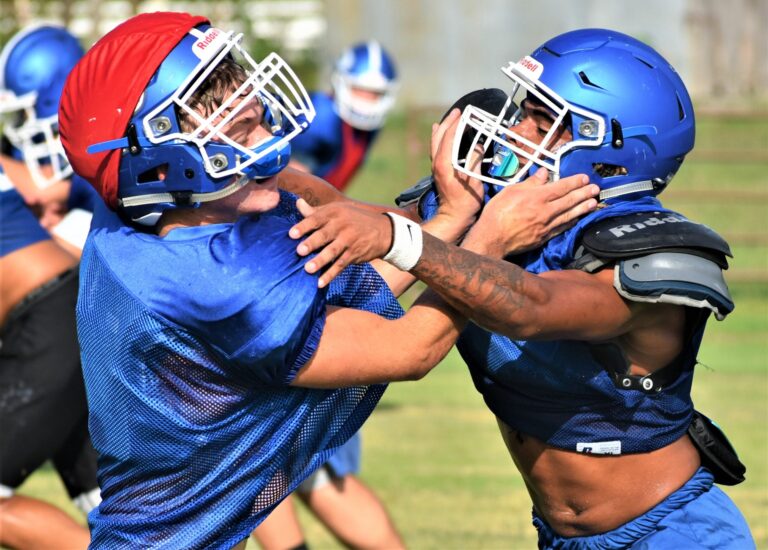 Eagles Turn Up the Heat & Intensity in Today’s Practice in Pads
