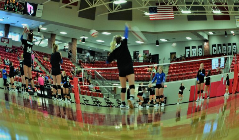 Paris Lady Eagles Volleyball  Opens Season with 3-0 Road Win at Farmington