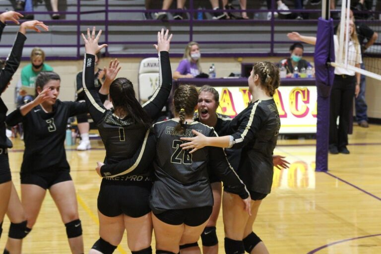 Charleston Wins Hard-Fought Volleyball Match at Lavaca