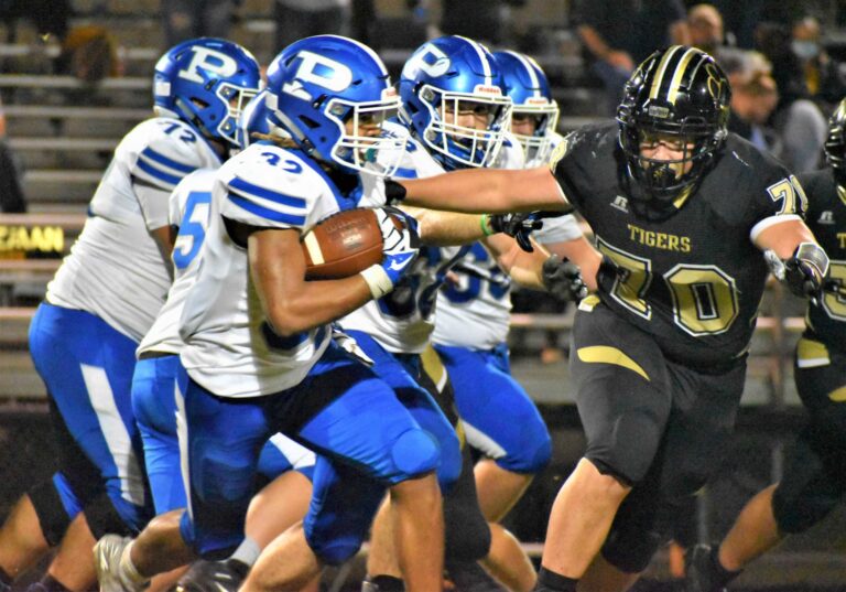 Paris Wins at West Fork; Improves Record to 3-0