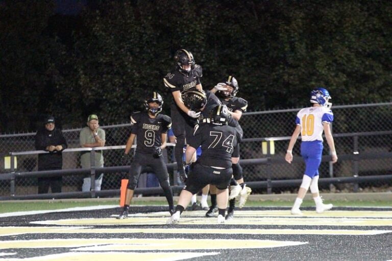 Charleston Wins Thriller Over Cedarville for Lead in 3A-1 Conference