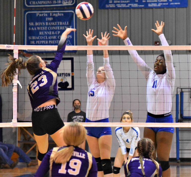 Paris Remains Undefeated in Conference Play With 3-0 Win Over Booneville in Final Home Match