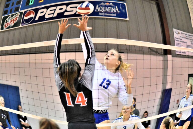 Paris Lady Eagles Volleyball Team Emerges From Quarantine Swinging, Defeats Waldron 3-0