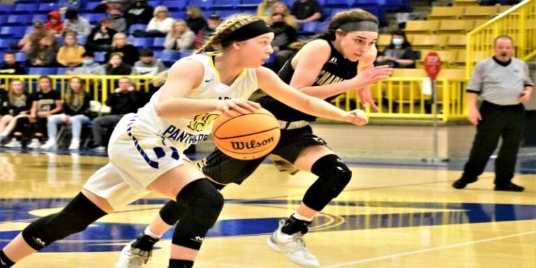 Lady Panthers Roll in Regional First Round, Defeat Charleston, 69-34
