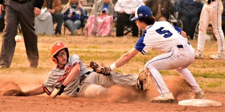 Lamar Defeats Paris 4-2 on Baseball Opening Day