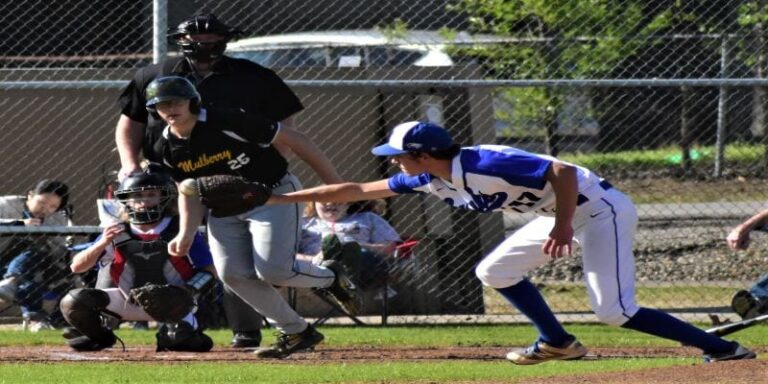 Eagles Make Short Work of Mulberry; Host Charleston Today in Conference Play