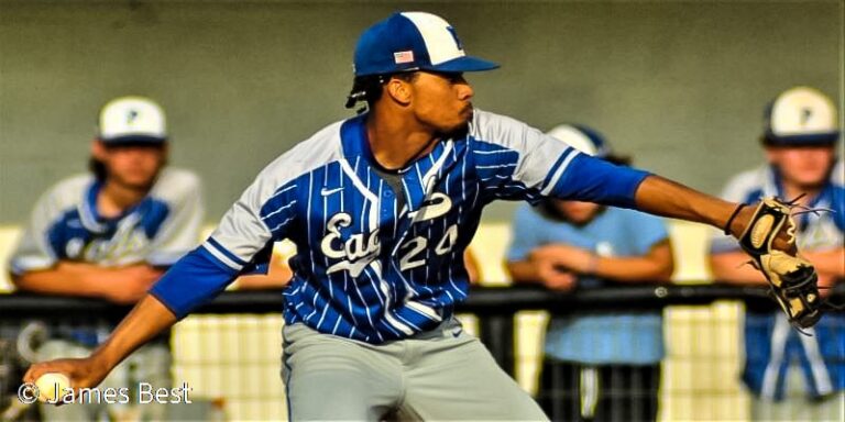 Walker Powers Paris Past Charleston, 15-3