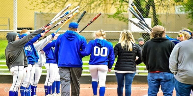 Paris Softball Defeats Scranton 8-1 on Senior Night