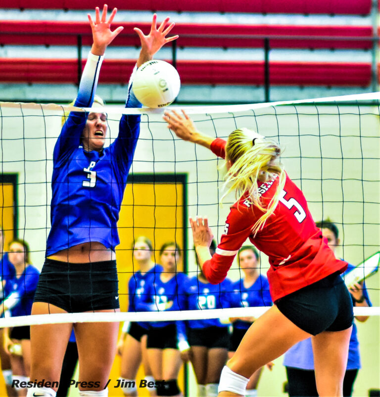 Western Wall of Paris Blocks Cyclones in Opening Volleyball Match at Russellville