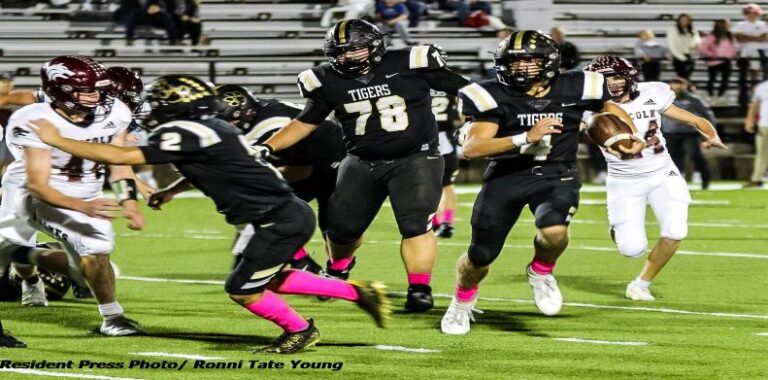 Hot Charleston Tigers Travel to Northwest Arkansas to Play at West Fork on a Cold Night for Football