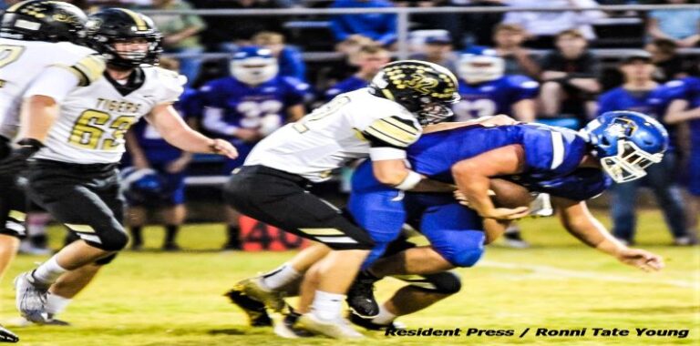 Undefeated Charleston Hosts Mansfield Tonight in Battle of Tigers at Alumni Field