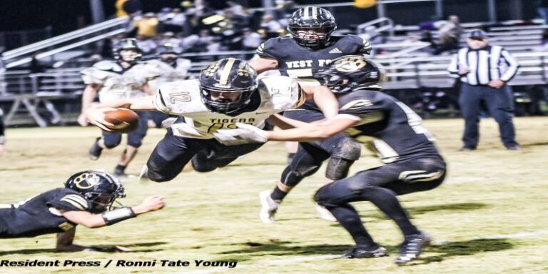 Charleston Looks to Wrap-up Perfect 10-0 Season Tonight at Home vs Lavaca