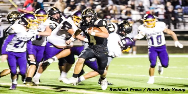 Undefeated Charleston Gets Bye in Week 1 of State Football Playoffs