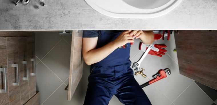 Signs You Need To Hire a Plumber Right Away
