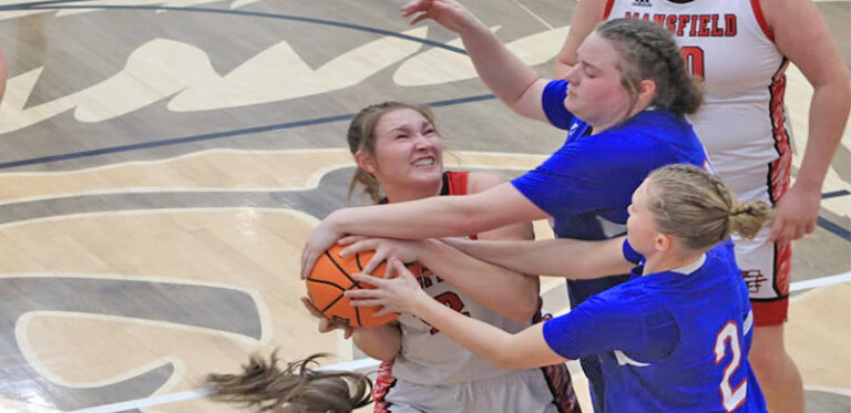 SR Lady Tigers Earn Conference Crown