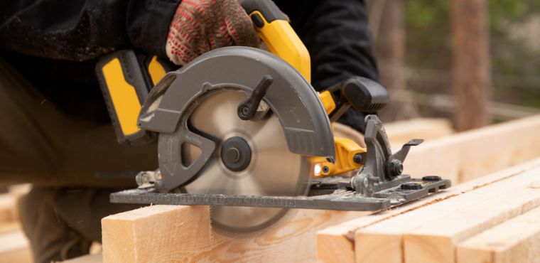 Different Types of Saws You Should Have in Your Toolshed