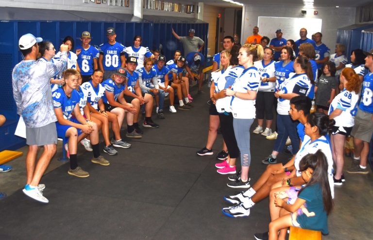 Paris Football “Moms 101” a Big Hit in Its Second Year