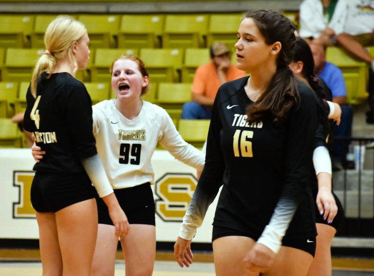 Charleston Opens 2022 Season with Hard-Fought Loss to Class 5A Alma