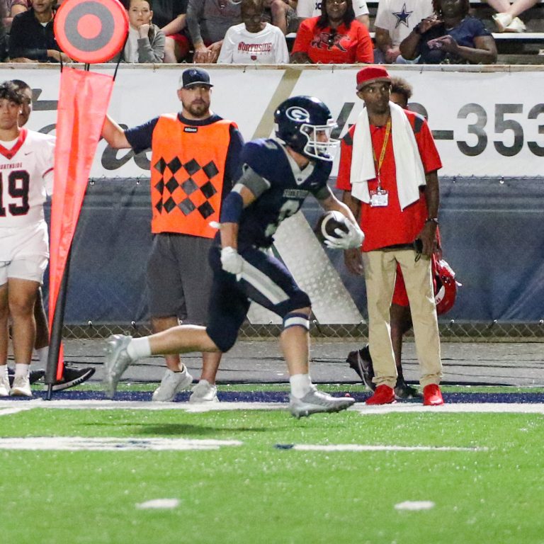 Bulldogs Escape Grizzly Claws