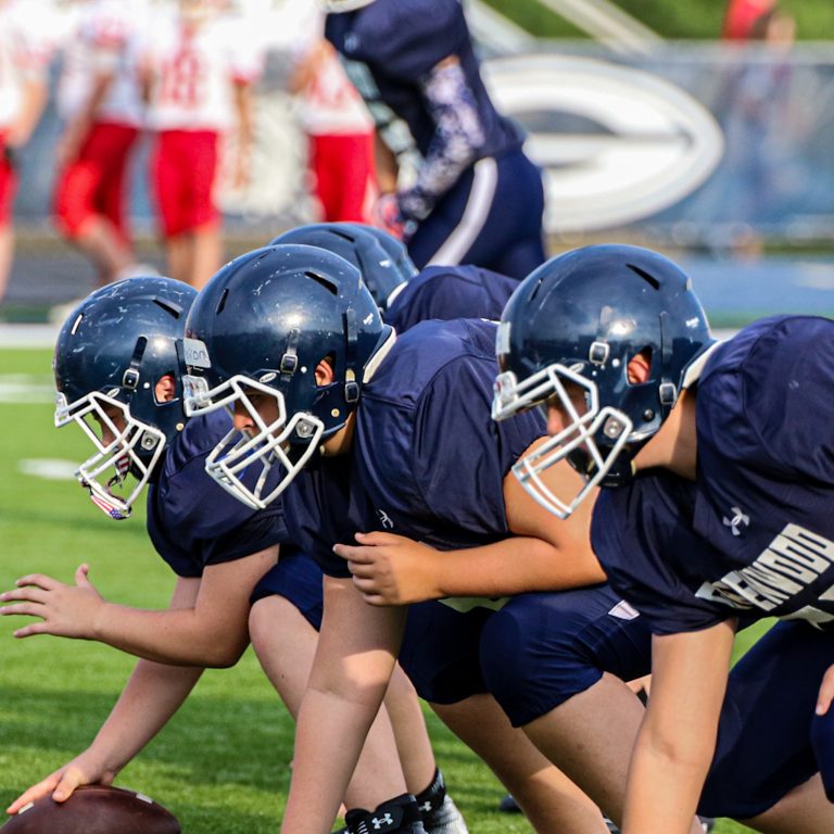 7th Grade Bulldogs Maul Sand Lizards