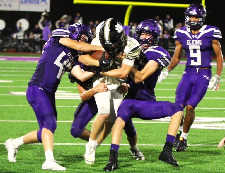Charleston Hosts 4A Nashville in Friday’s Non-Conference Tilt at Alumni Field