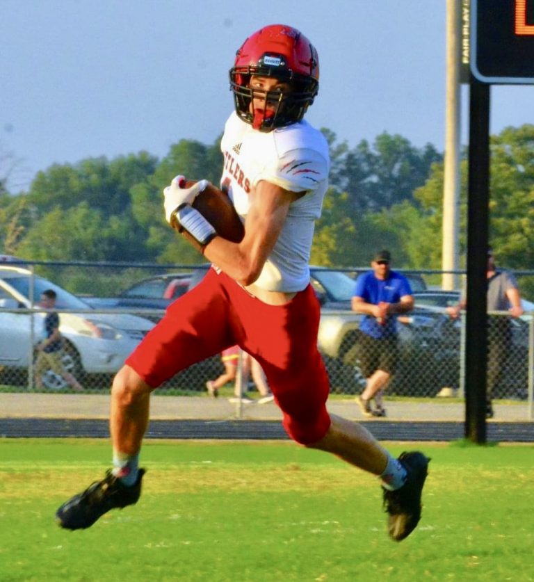 Young Rattlers Suffer Second Loss of the Season to Lavaca, 40-7