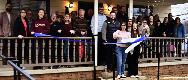 Paris Chamber of Commerce Celebrates Newly-Renovated Office