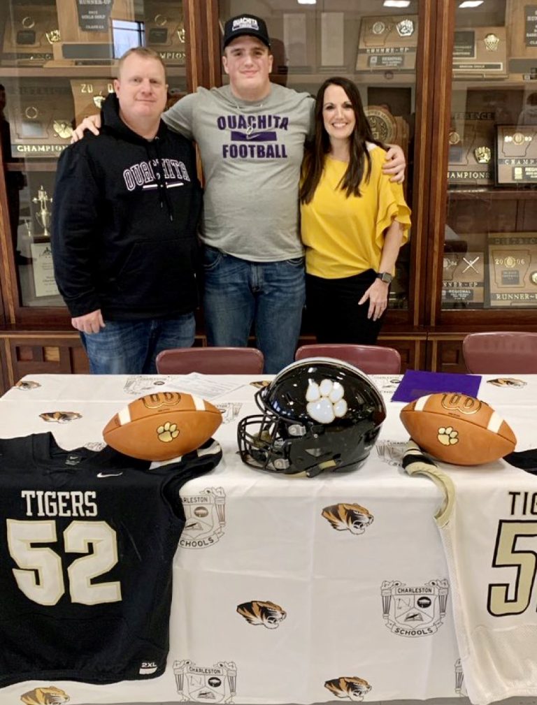 Charleston’s Roy Hudson Signs NLI to Play Football at Ouachita Baptist University