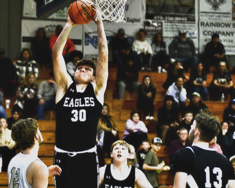 3A-4 District Basketball Tournament Moves on to Championship Friday