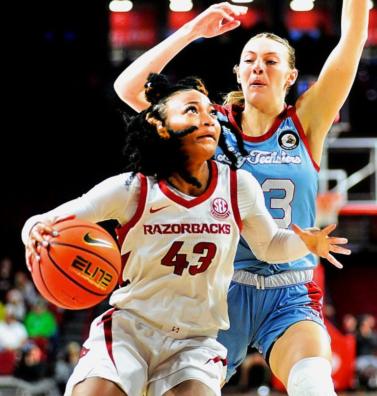 Razorbacks Defeat LA Tech 69-47 to Advance to Second Round of Women’s NIT Tournament