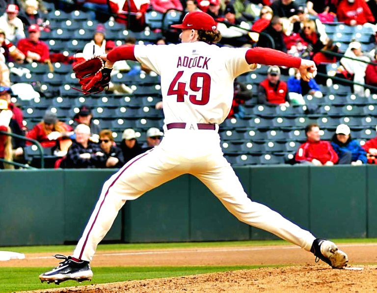 Arkansas Drops Road Series to Top-Ranked LSU