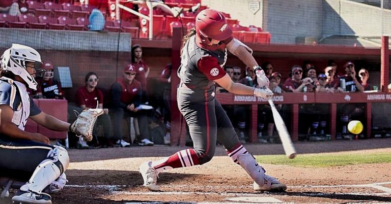 Lady Razorbacks Head to Lexington for Weekend Series with Kentucky
