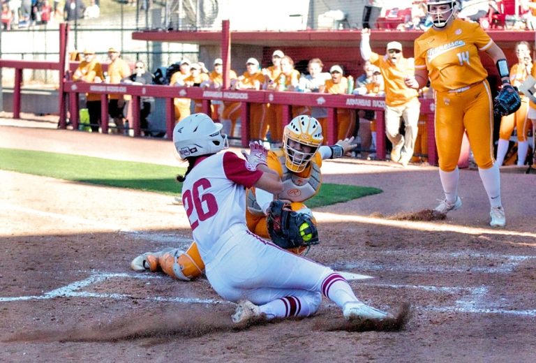 Arkansas Drops Game One of Tennessee Series, 3-1