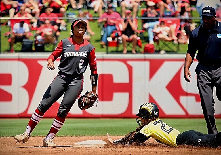 Oregon Defeats Arkansas to Advance to Sunday’s Championship Bracket