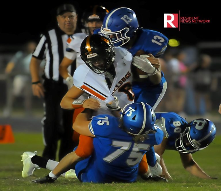 Paris Defeats Waldron in Season Opener at Eagles Stadium, 32-14
