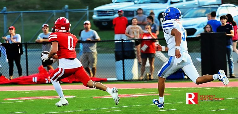 Glen Rose Continues Unbeaten Conference Streak with 52-6 Win Over Paris
