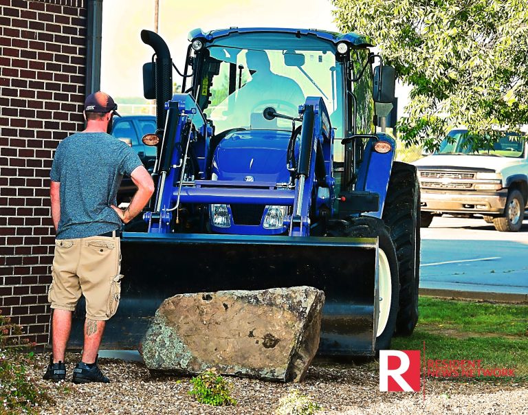 Board Member Leads Campus Beautification Project at Paris High School