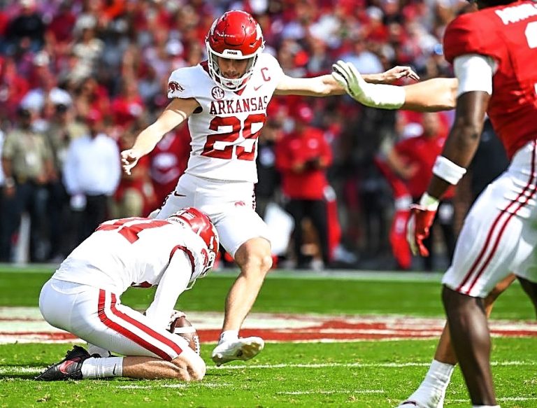 Hogs Fall Short at Alabama, 24-21