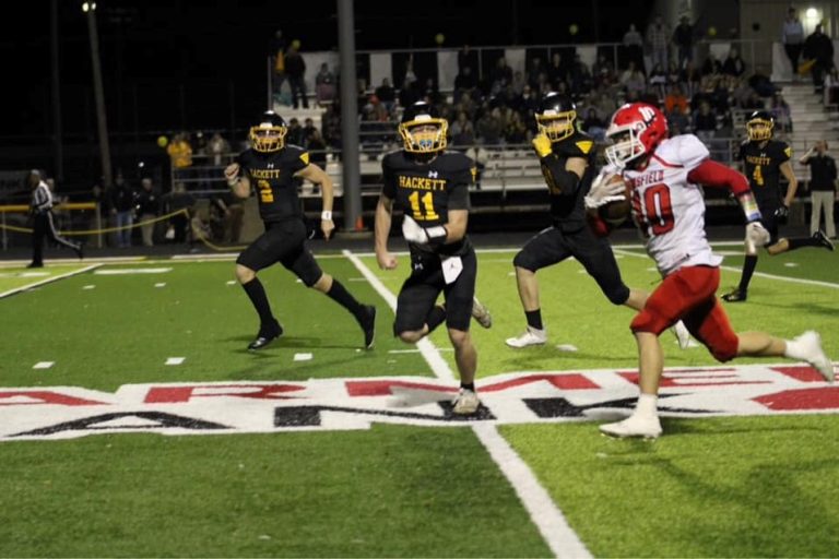 SR Tigers Raid Hornets Nest In 32-13 Rivalry Win