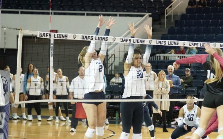 McIntyre steals spotlight in Senior Day win