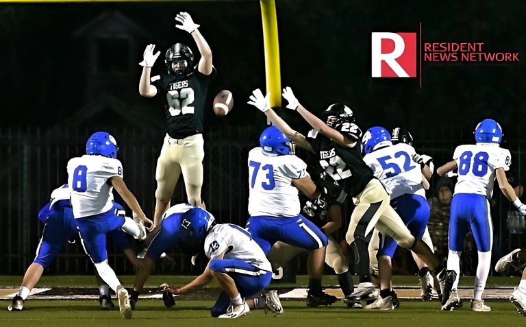 Bismarck Defeats Charleston 35-27 to Advance to Class 3A Quarterfinals