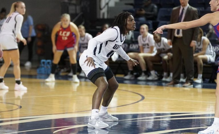 Women’s Basketball gears up for showdowns with LSC’s top two teams