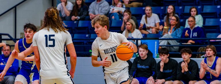 Big 3rd Quarter Halts Bulldogs