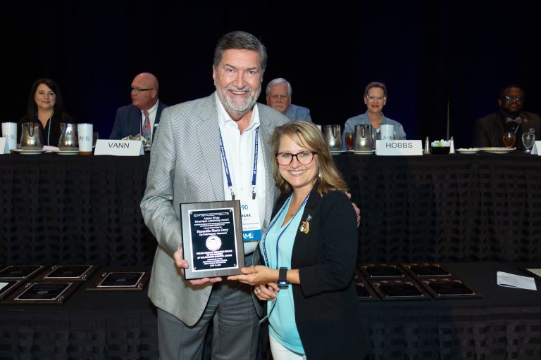 Arkansas Municipal League Honors Derry at 90th Annual Convention