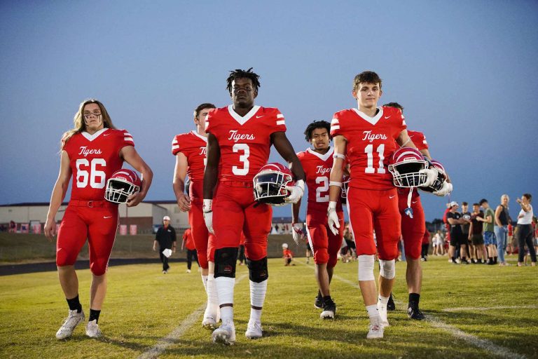 SR Tigers Keep Rollin’ With 52-6 Homecoming Win Over Lavaca