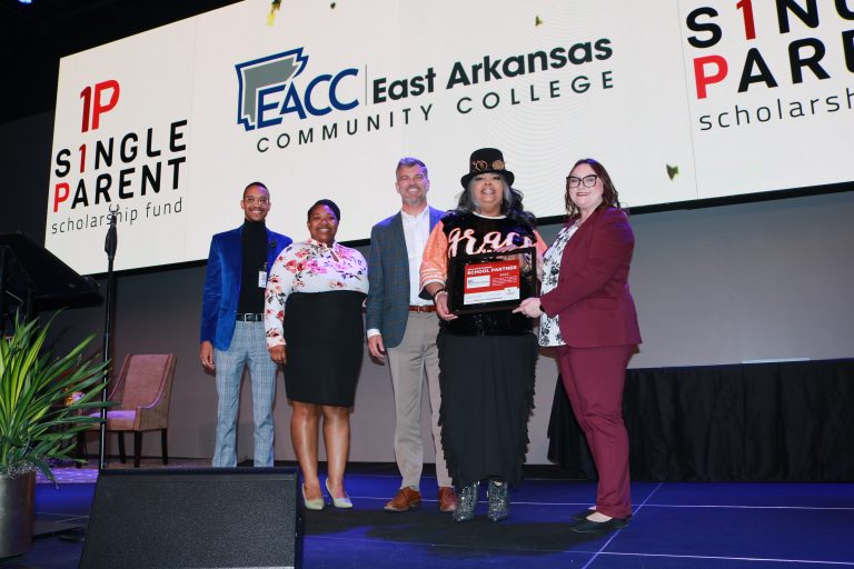 $85K Raised for Single Parent Students in Arkansas
