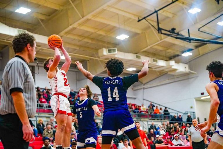 SR Tigers Lay Down the Basketball Boom On Booneville
